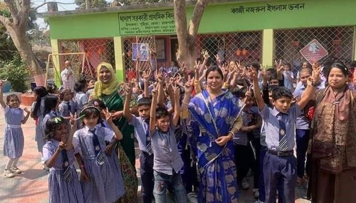 যে কারণে দেশসেরা পুঠিয়ার ধাদাশ সরকারি প্রাথমিক বিদ্যালয়