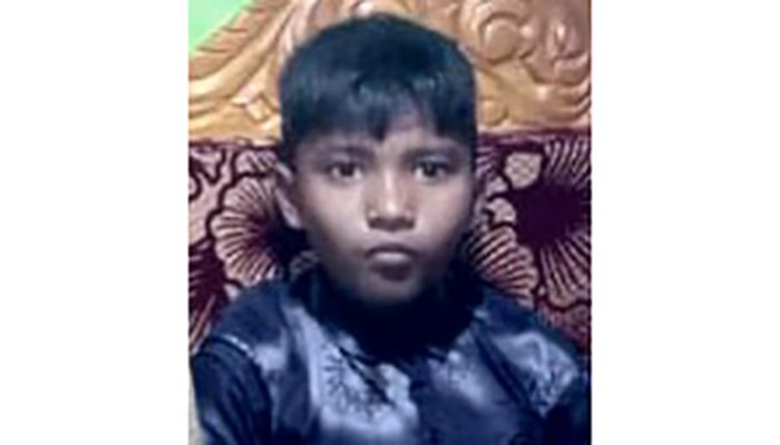 চাষের জমিতে মিলল শিশুর গলাকাটা মরদেহ