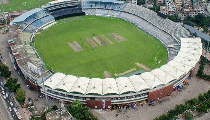 স্টেডিয়ামে গিয়ে খেলা না দেখার সিদ্ধান্ত