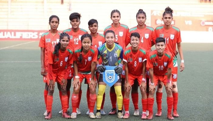 বাংলাদেশ নারী ফুটবল দল। ছবি: সংগৃহীত