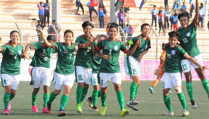 অনূর্ধ্ব-১৭ নারী ফুটবল দল। ছবি: সংগৃহীত