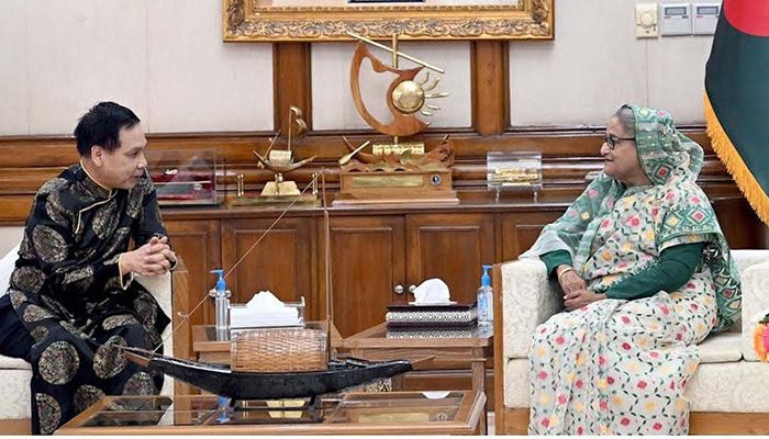 ভিয়েতনামের সঙ্গে সম্পর্ক জোরদারে প্রধানমন্ত্রীর গুরুত্বারোপ