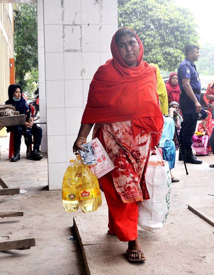 সংসারে দ্রব্যমূল্যের ঊর্ধ্বগতির ধাক্কা
