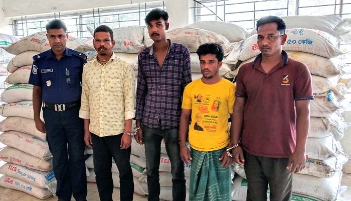নেত্রকোণায় ১০ হাজার কেজি চিনি জব্দ, আটক ৪
