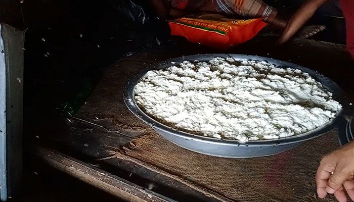 কালীগঞ্জে নকল দুধের ছানা-ঘিয়ের ব্যবসা রমরমা 