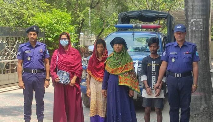 ভাই-ভাবির অন্তরঙ্গ মুহূর্তে ‘বিরক্ত’ করায় খুন হয় শিশু সৌরভ