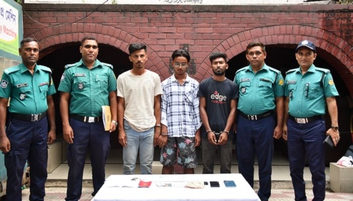 জাপানি পর্যটকদের সব কেড়ে নিয়ে কক্সবাজার ভ্রমণ