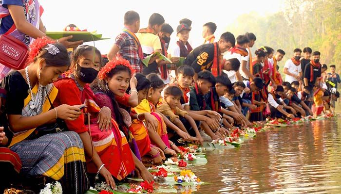 বৈসাবি উৎসবে রঙ লেগেছে পাহাড়ে