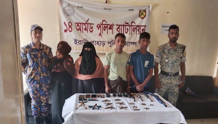 উখিয়ায় ৪ রোহিঙ্গা আটক, অস্ত্র ও গোলাবারুদ উদ্ধার 