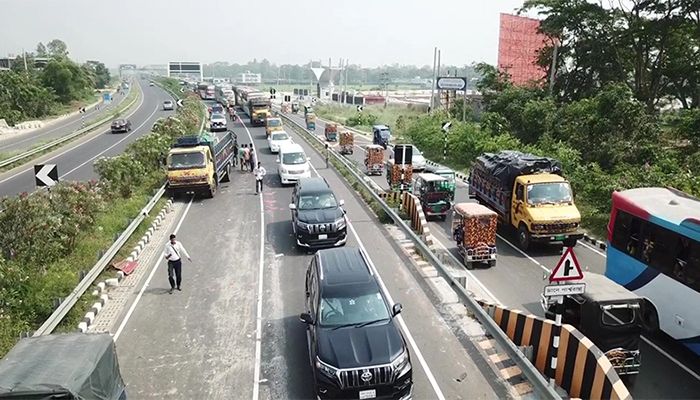 ৪৮ ঘণ্টায় ঢাকা ছেড়েছেন ২৯ লাখ সিমধারী