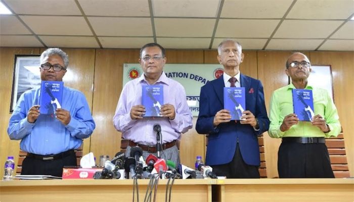 রাত-বিরাতে কারা বিদেশিদের কাছে যায় প্রকাশ হচ্ছে: তথ্যমন্ত্রী