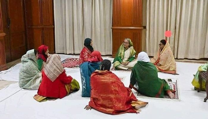 প্রধানমন্ত্রীর প্রশংসায় নেটিজেনরা