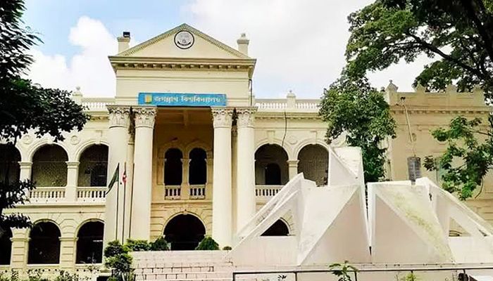 একাডেমিক কাউন্সিলে জবি অধ্যাপককে হেনস্তার অভিযোগ