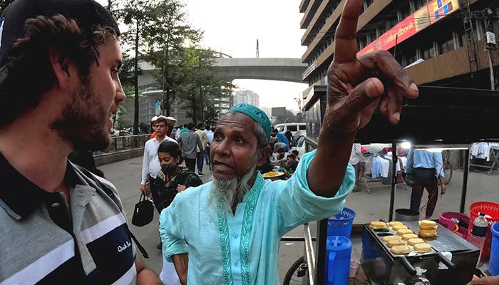 ভ্লগার লিউক ড্যামান্টকে হেনস্তা করা সেই কালু মিয়া গ্রেপ্তার