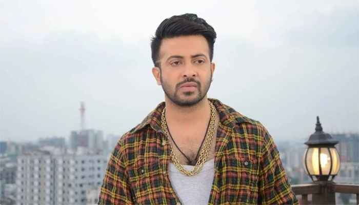 এবার শাকিব খানের বিরুদ্ধে আদালতে মামলা