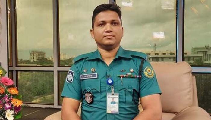 চাকরিচ্যুত মানবিক পুলিশখ্যাত শওকত হোসেন