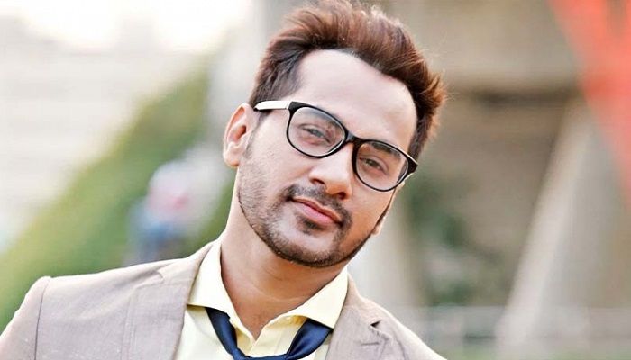 ছবিটি ভৌতিক হলেও গল্পের মধ্যে সবই আছে