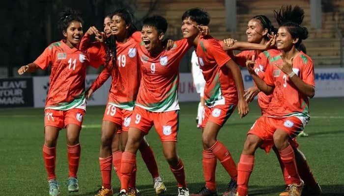 বাংলাদেশ অনূর্ধ্ব-১৭ নারী ফুটবল দল। ছবি: সংগৃহীত