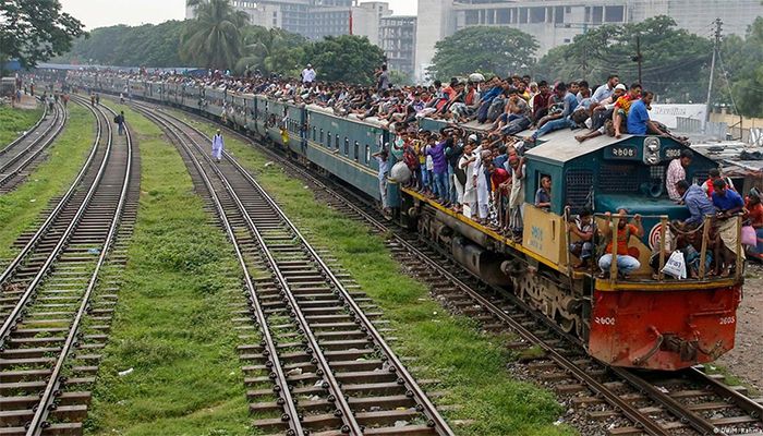 ট্রেন যাত্রীদের জন্য রেলওয়ের ৮ নির্দেশনা