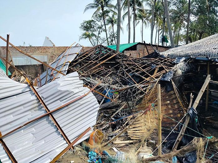 সেন্টমার্টিনে মোখার তাণ্ডবের চিহ্ন