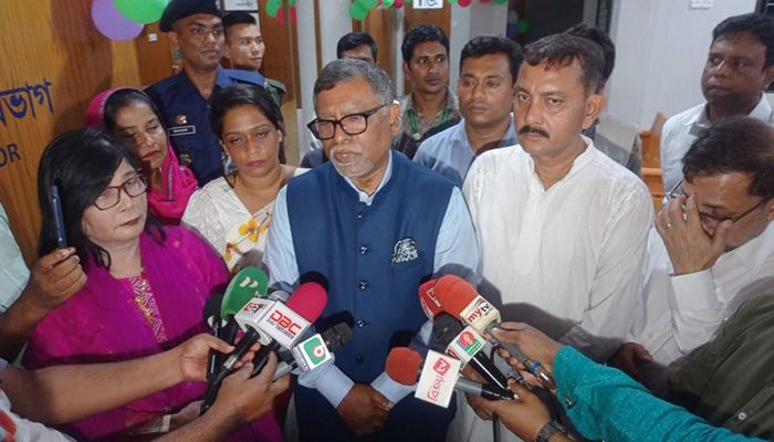 প্রধানমন্ত্রীর নেতৃত্বে দেশ স্বাস্থ্যসেবায় অনেকদূর এগিয়েছে: স্বাস্থ্যমন্ত্রী 