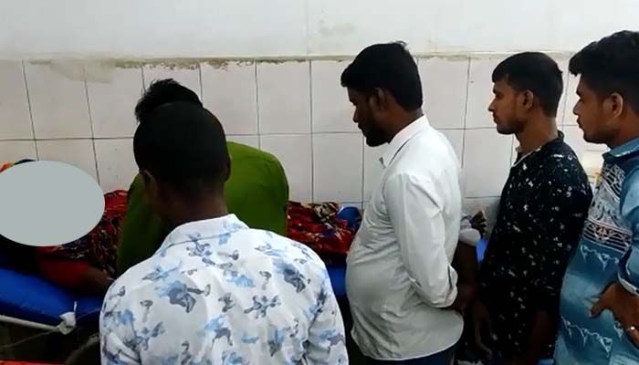নরসিংদীতে বাসচাপায় মা-মেয়ের মৃত্যু