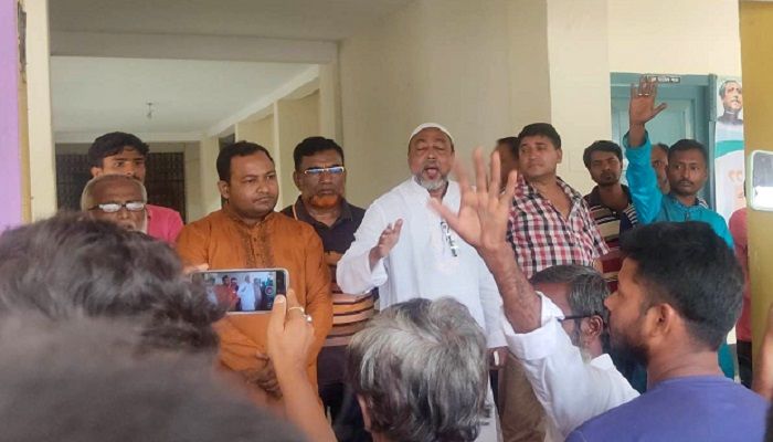 সংবাদ প্রকাশের জেরে প্রেসক্লাবে তালা দেয়ার ঘোষণা আ.লীগ নেতার