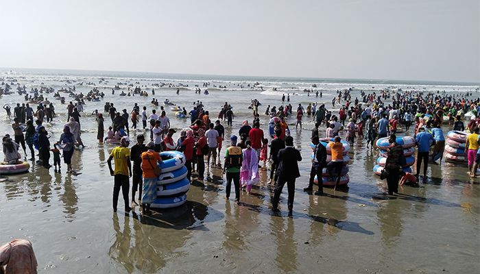 ঈদে কক্সবাজারে ৫০০ কোটি টাকার বাণিজ্য 