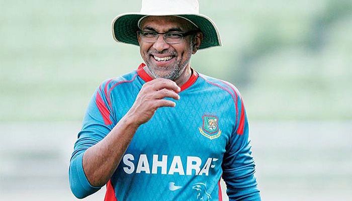 ৩ জুন ঢাকায় ফিরবেন চন্ডিকা হাথুরুসিংহে