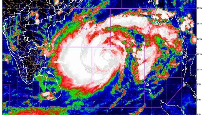 প্রবল ঘূর্ণিঝড়ে রূপ নিয়েছে মোখা