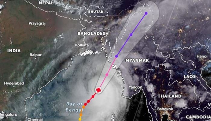২২ কিমি বেগে এগিয়ে আসছে মোখা