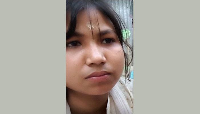 স্কুল থেকে ফেরার পথে কিশোরীকে কুপিয়ে হত্যা