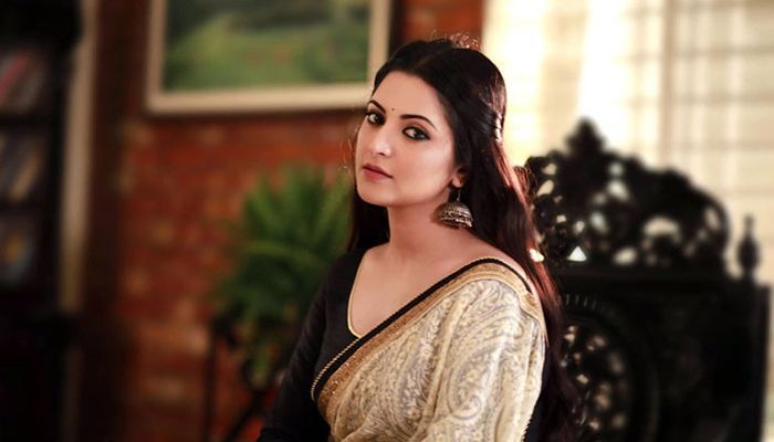 কেন হাসপাতালে কাঁদলেন পরীমণি