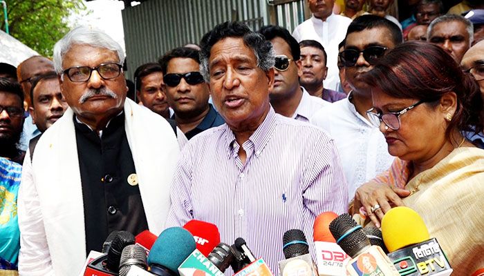 ব্যবসায়ীরা সিন্ডিকেট করে পেঁয়াজের দাম বাড়াচ্ছে: কৃষিমন্ত্রী