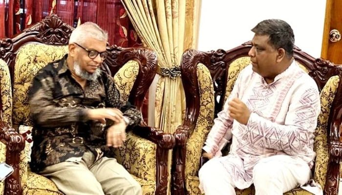 মেয়র আরিফের বাসায় আ.লীগ প্রার্থী আনোয়ারুজ্জামান