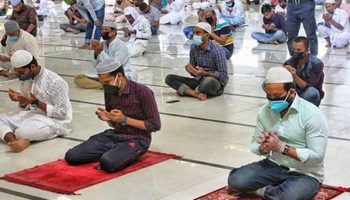 খুতবা না শুনলে কি জুমার নামাজ আদায় হবে 