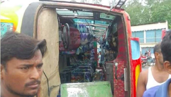 বগুড়ায় বাস উল্টে নিহত ২