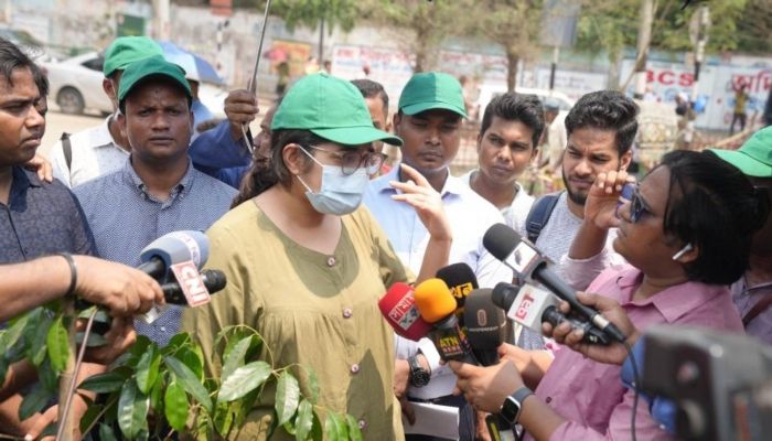 তাপমাত্রা কমাতে মাঠে নেমেছেন হিট অফিসার