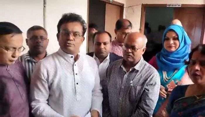 জাবির সিনেট অধিবেশনে বিএনপিপন্থী ৮ জনের ওয়াক আউট 