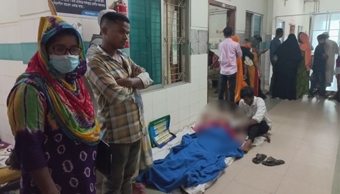 সম্ভ্রম বাঁচাতে চলন্ত বাস থেকে লাফ, প্রাণ গেল সেই নারীর