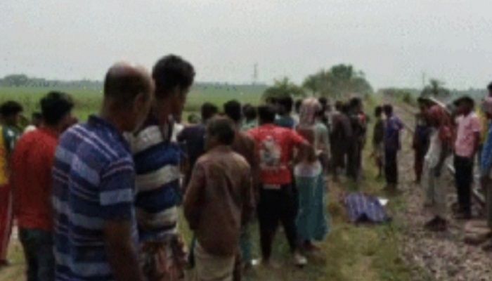 নাটোরে ট্রেনের ধাক্কায় স্বামী-স্ত্রীর মৃত্যু