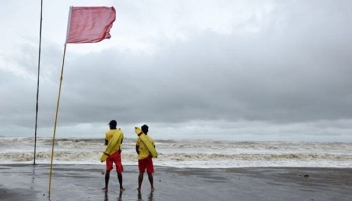 সব সমুদ্রবন্দরে ৩ নম্বর সতর্ক সংকেত জারি