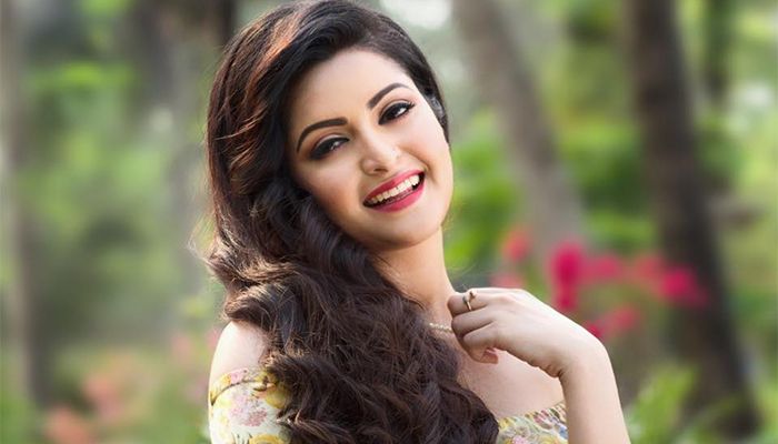 বিচ্ছেদের গুঞ্জন সত্যি জানালেন পরীমণি