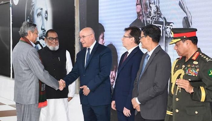 ছয় দিনের তুরস্ক সফর শেষে দেশে ফিরেছেন রাষ্ট্রপতি
