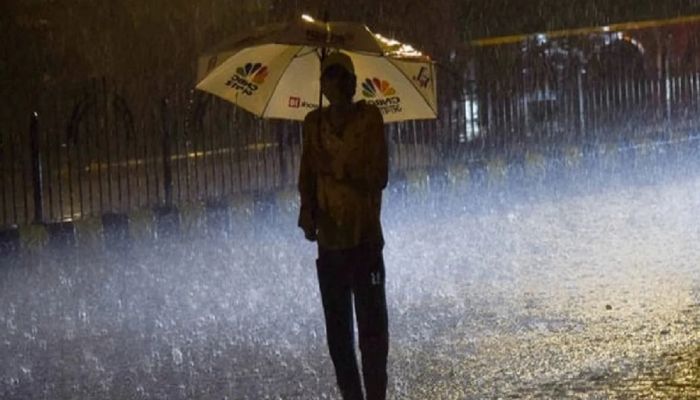 রাতে সাত জেলায় ৮০ কিমি বেগে ঝড়ের পূর্বাভাস