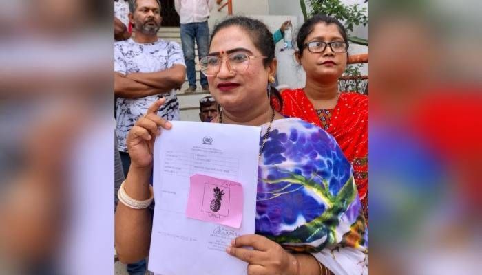 বিপুল ভোটে কাউন্সিলর হলেন তৃতীয় লিঙ্গের সাগরিকা