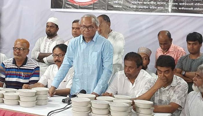 আপনার ছেলেকে দেশে রাখেন না কেন, প্রধানমন্ত্রীকে প্রশ্ন রিজভীর 