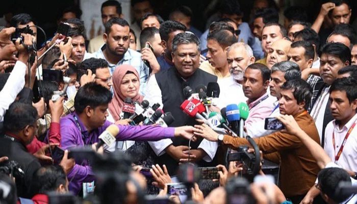 সুষ্ঠু ভোটে হারলেও ফলাফল মেনে নেবেন আনোয়ারুজ্জামান