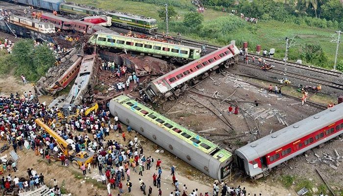 ভারতে ভয়াবহ ট্রেন দুর্ঘটনায় এখনও শনাক্ত হয়নি ১০১ মরদেহ