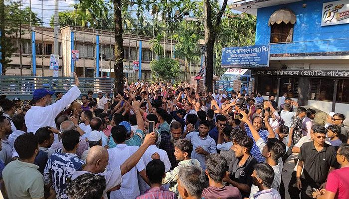 নোয়াখালীতে সাবেক মেয়র হারুনের নেতৃত্বে বিএনপির জনসমাবেশ